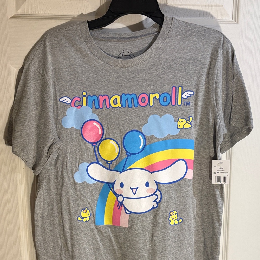 Sanrio Cinnamoroll Graphic Tee in Gray with Rainbow & Balloons NWT Large